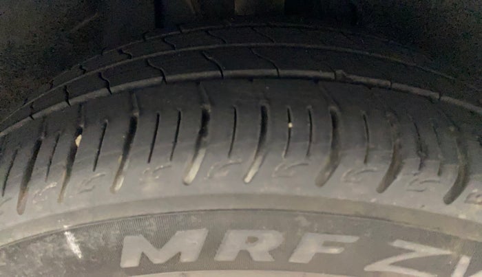 2022 Tata ALTROZ XM PLUS PETROL, Petrol, Manual, 30,462 km, Right Front Tyre Tread