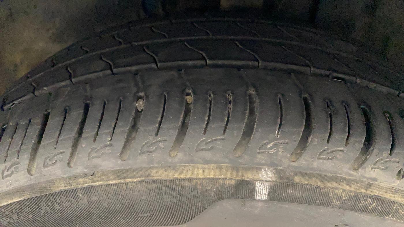 2022 Tata ALTROZ XM PLUS PETROL, Petrol, Manual, 30,462 km, Left Front Tyre Tread