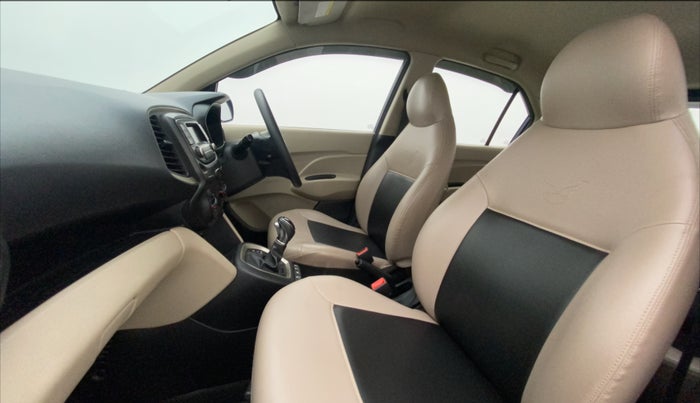 2019 Hyundai NEW SANTRO MAGNA AMT, Petrol, Automatic, 26,418 km, Right Side Front Door Cabin