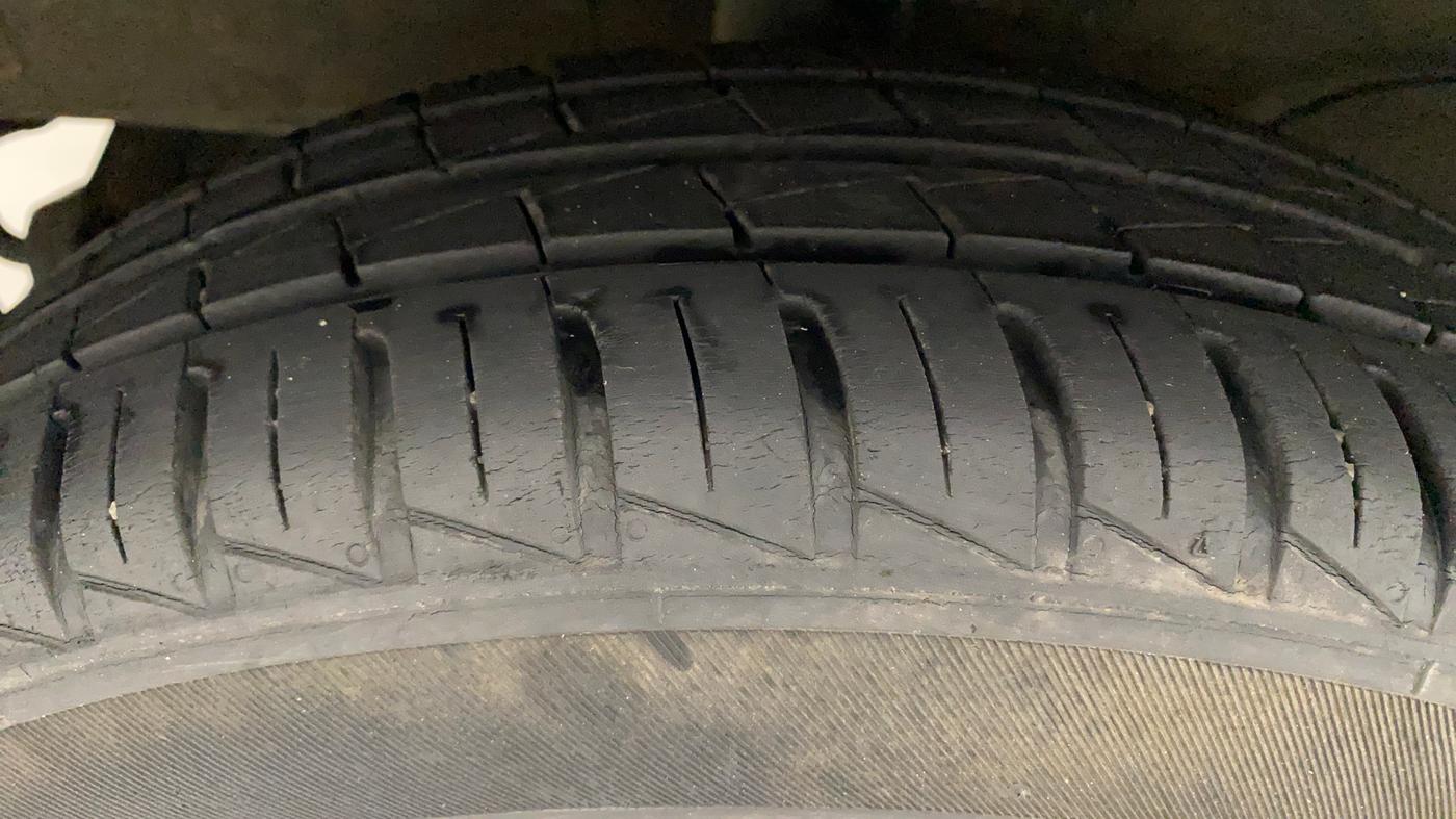2019 Hyundai NEW SANTRO MAGNA AMT, Petrol, Automatic, 26,418 km, Right Rear Tyre Tread