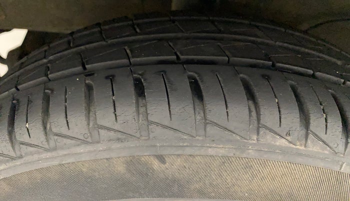 2019 Hyundai NEW SANTRO MAGNA AMT, Petrol, Automatic, 26,418 km, Right Rear Tyre Tread