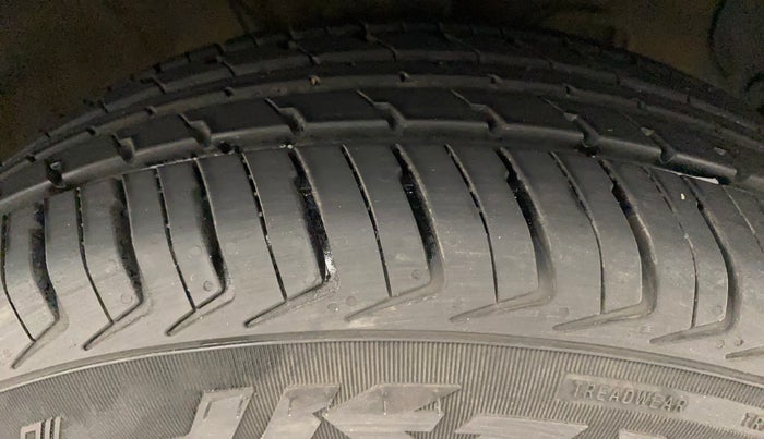 2019 Hyundai NEW SANTRO MAGNA AMT, Petrol, Automatic, 26,418 km, Right Front Tyre Tread