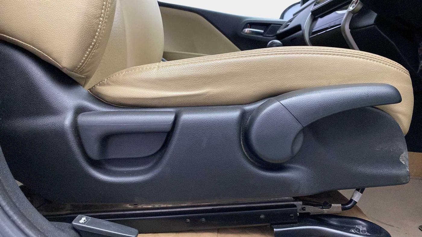 2016 Honda City 1.5L I-VTEC VX, Petrol, Manual, 47,206 km, Driver Side Adjustment Panel