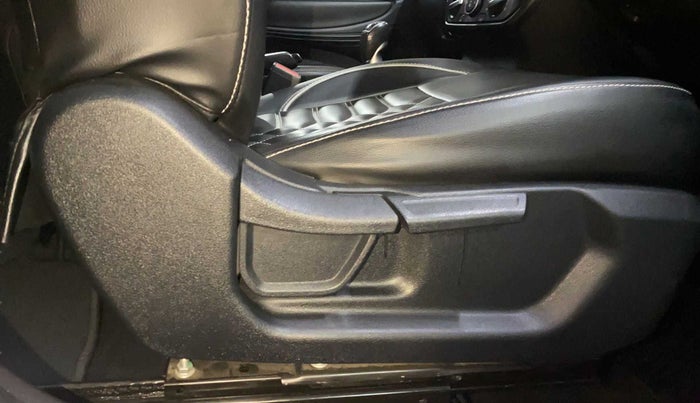 2022 Hyundai NEW I20 SPORTZ 1.5 MT, Diesel, Manual, 26,303 km, Driver Side Adjustment Panel