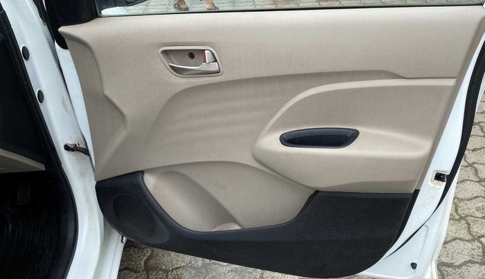 2018 Hyundai NEW SANTRO SPORTZ CNG, CNG, Manual, 78,461 km, Driver Side Door Panels Control