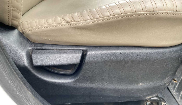 2018 Hyundai NEW SANTRO SPORTZ CNG, CNG, Manual, 78,461 km, Driver Side Adjustment Panel