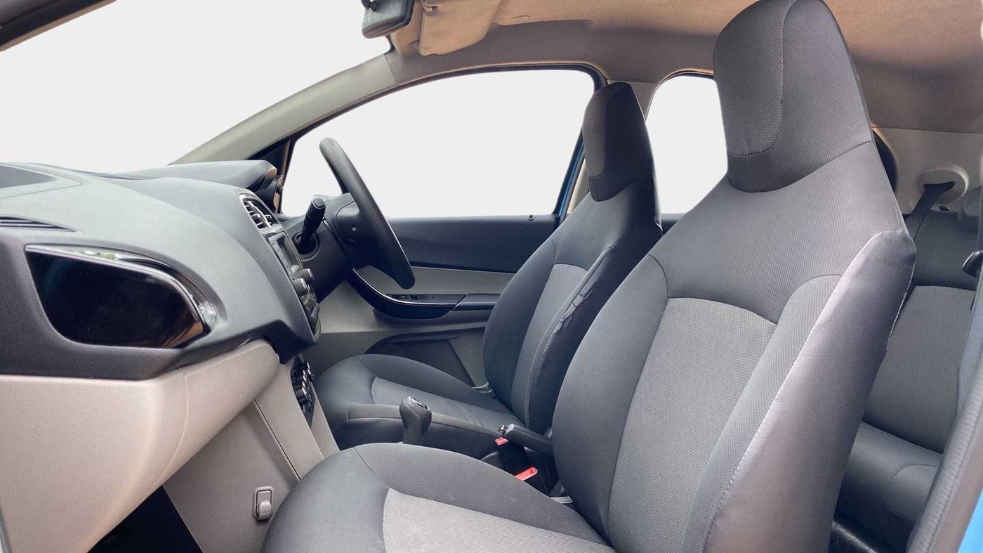 2017 Tata Tiago XT PETROL, Petrol, Manual, 60,536 km, Right Side Front Door Cabin