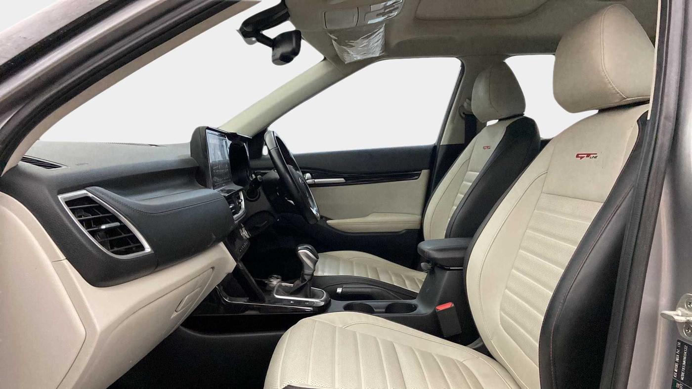 2019 KIA SELTOS GTX PLUS AT 1.5 DIESEL, Diesel, Automatic, 52,192 km, Right Side Front Door Cabin