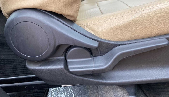 2019 Honda Amaze 1.2L I-VTEC VX, Petrol, Manual, 25,138 km, Driver Side Adjustment Panel