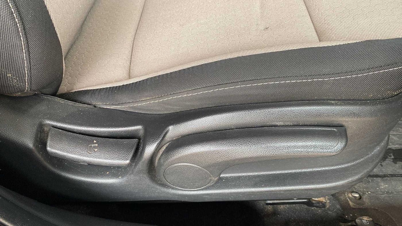 2014 Hyundai Elite i20 ASTA 1.2, Petrol, Manual, 86,959 km, Driver Side Adjustment Panel