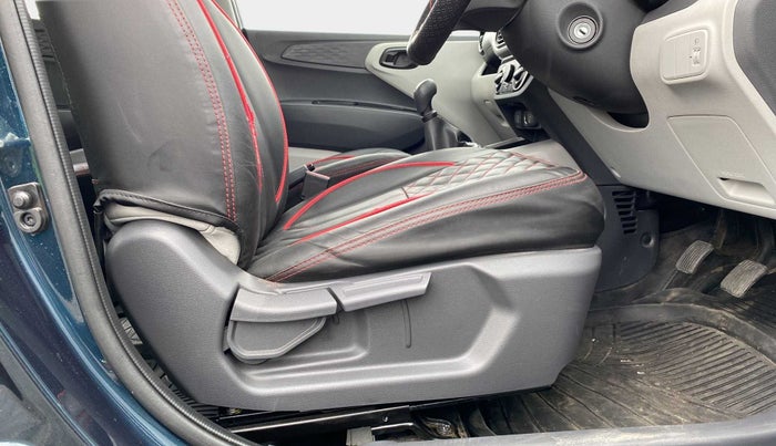 2023 Hyundai GRAND I10 NIOS MAGNA 1.2 KAPPA VTVT, Petrol, Manual, 6,902 km, Driver Side Adjustment Panel