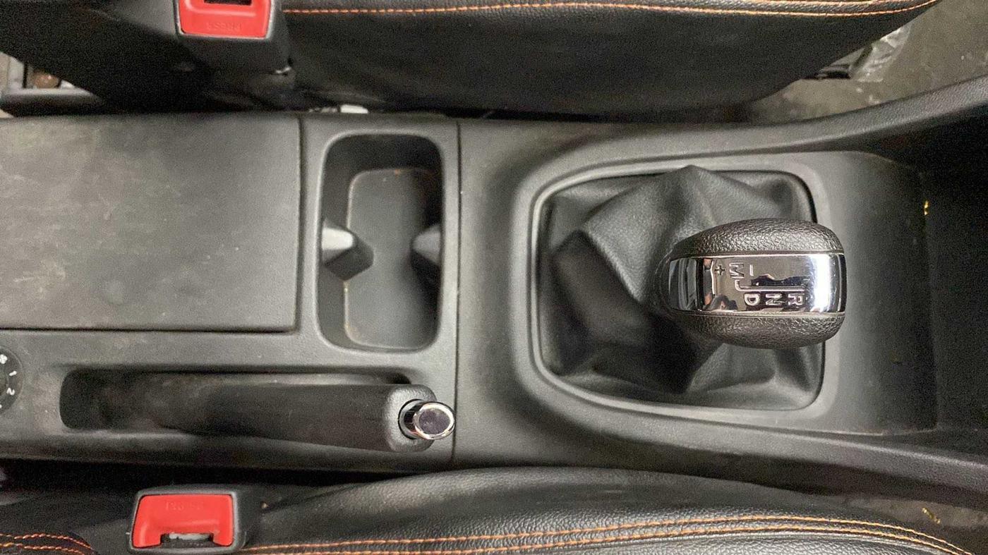 2020 Renault TRIBER RXZ AMT, Petrol, Automatic, 16,631 km, Gear Lever