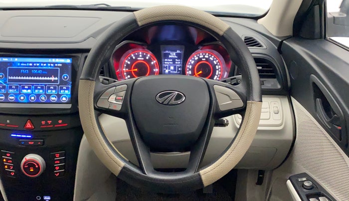 2022 Mahindra XUV300 W6 1.2 PETROL AMT, Petrol, Automatic, 4,111 km, Steering Wheel Close Up