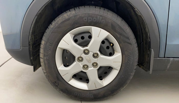 2022 Mahindra XUV300 W6 1.2 PETROL AMT, Petrol, Automatic, 4,111 km, Left Front Wheel