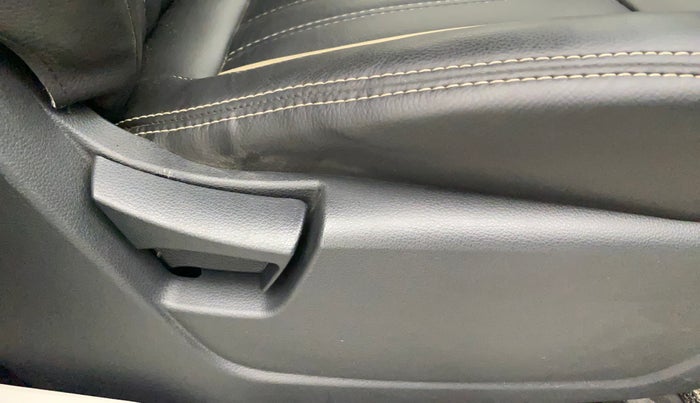 2022 Mahindra XUV300 W6 1.2 PETROL AMT, Petrol, Automatic, 4,111 km, Driver Side Adjustment Panel