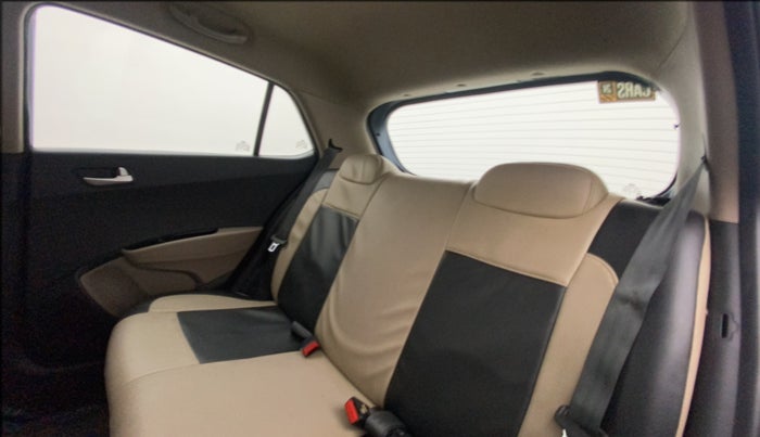 2015 Hyundai Grand i10 SPORTZ 1.2 KAPPA VTVT, Petrol, Manual, 35,581 km, Right Side Rear Door Cabin