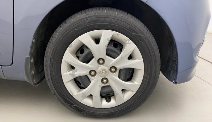 2015 Hyundai Grand i10 SPORTZ 1.2 KAPPA VTVT, Petrol, Manual, 35,581 km, Right Front Wheel