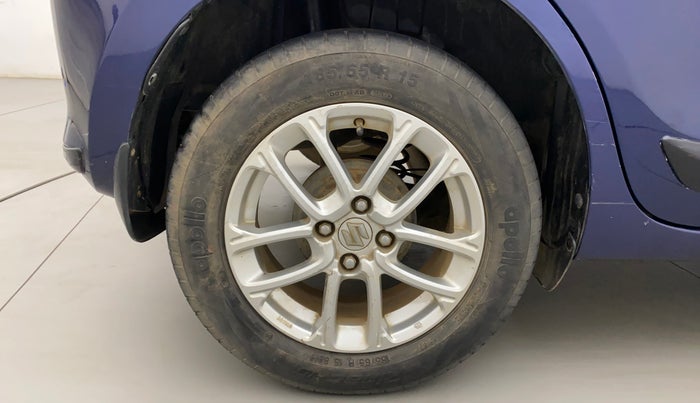 2018 Maruti Swift ZXI, Petrol, Manual, 70,366 km, Right Rear Wheel