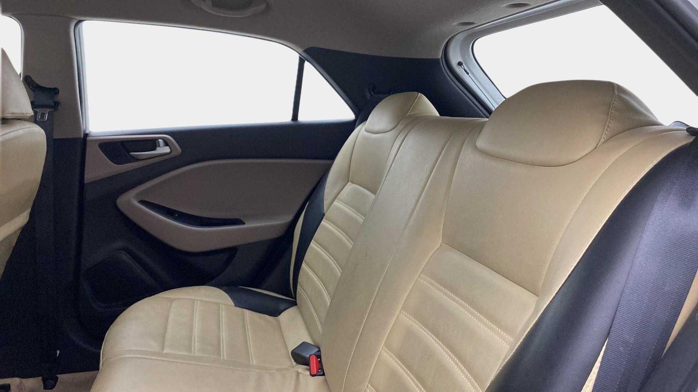 2019 Hyundai Elite i20 SPORTZ PLUS 1.2, Petrol, Manual, 25,914 km, Right Side Rear Door Cabin