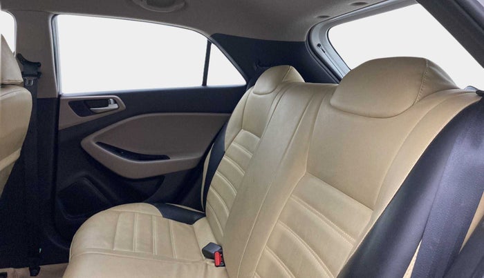 2019 Hyundai Elite i20 SPORTZ PLUS 1.2, Petrol, Manual, 25,914 km, Right Side Rear Door Cabin