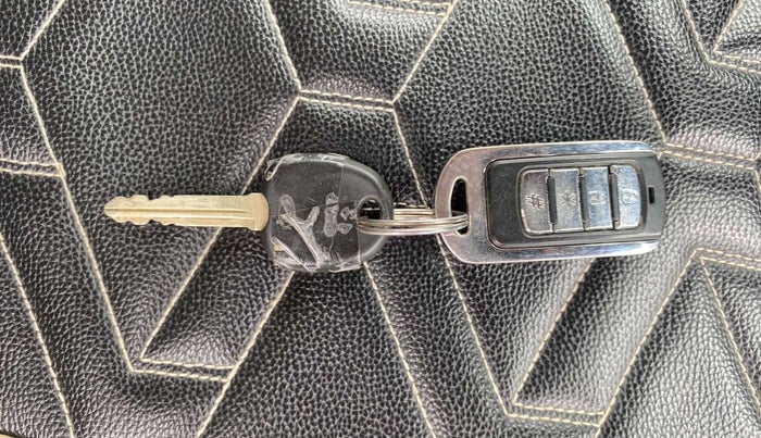 2018 Hyundai Xcent E+, Petrol, Manual, 73,536 km, Key Close Up