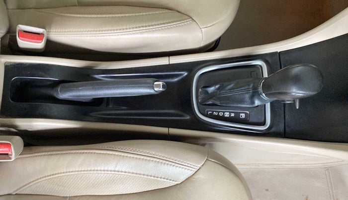 2019 Maruti Ciaz ALPHA  AT 1.5 SHVS PETROL, Petrol, Automatic, 86,706 km, Gear Lever