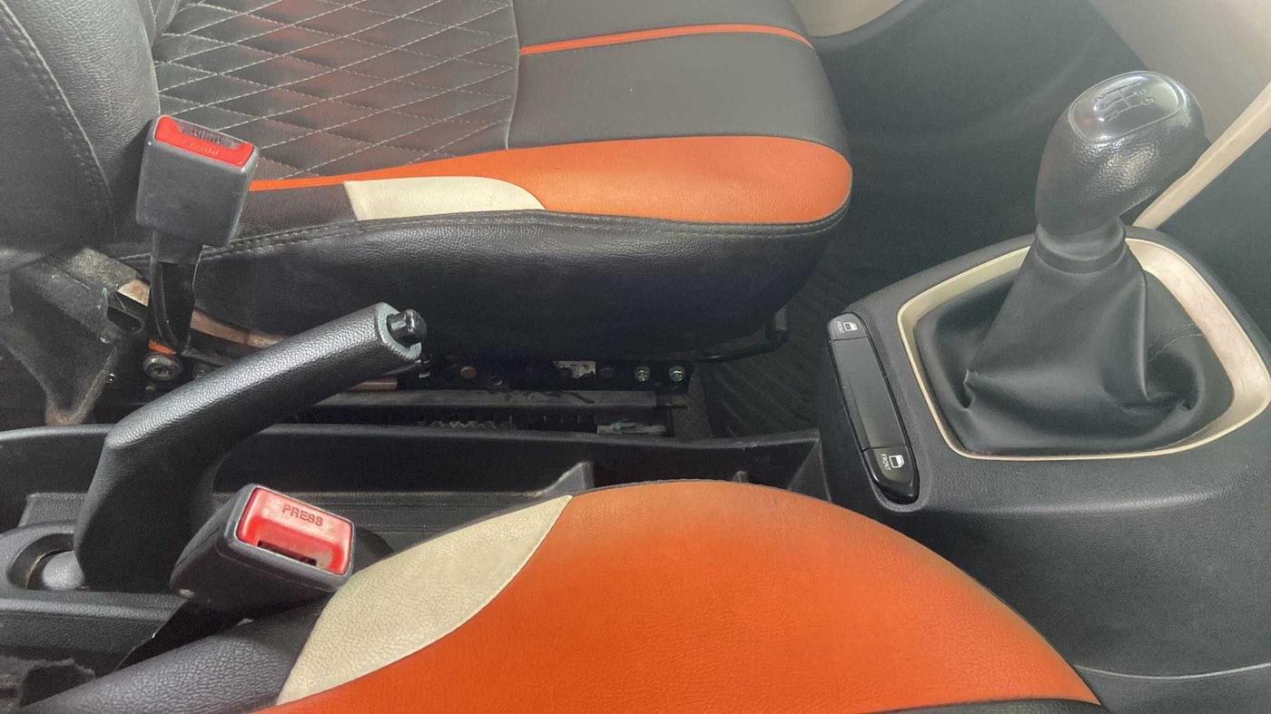 2019 Hyundai NEW SANTRO ERA EXECUTIVE, Petrol, Manual, 35,773 km, Gear Lever