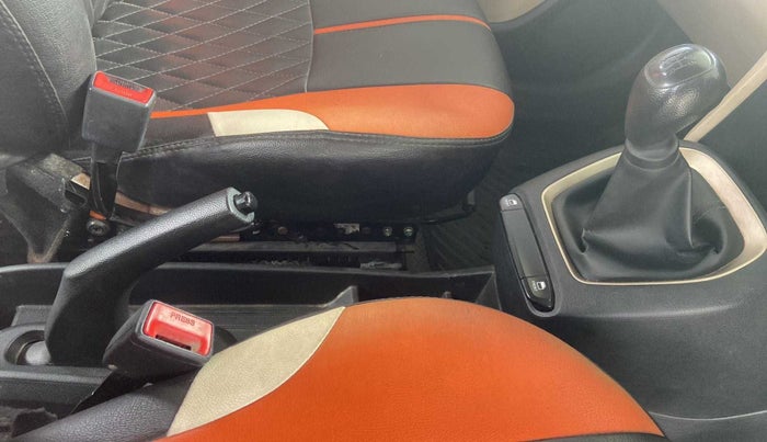 2019 Hyundai NEW SANTRO ERA EXECUTIVE, Petrol, Manual, 35,773 km, Gear Lever