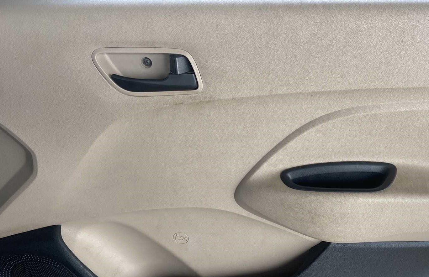 2019 Hyundai NEW SANTRO ERA EXECUTIVE, Petrol, Manual, 35,773 km, Driver Side Door Panels Control