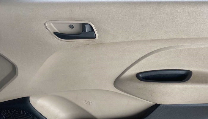 2019 Hyundai NEW SANTRO ERA EXECUTIVE, Petrol, Manual, 35,773 km, Driver Side Door Panels Control
