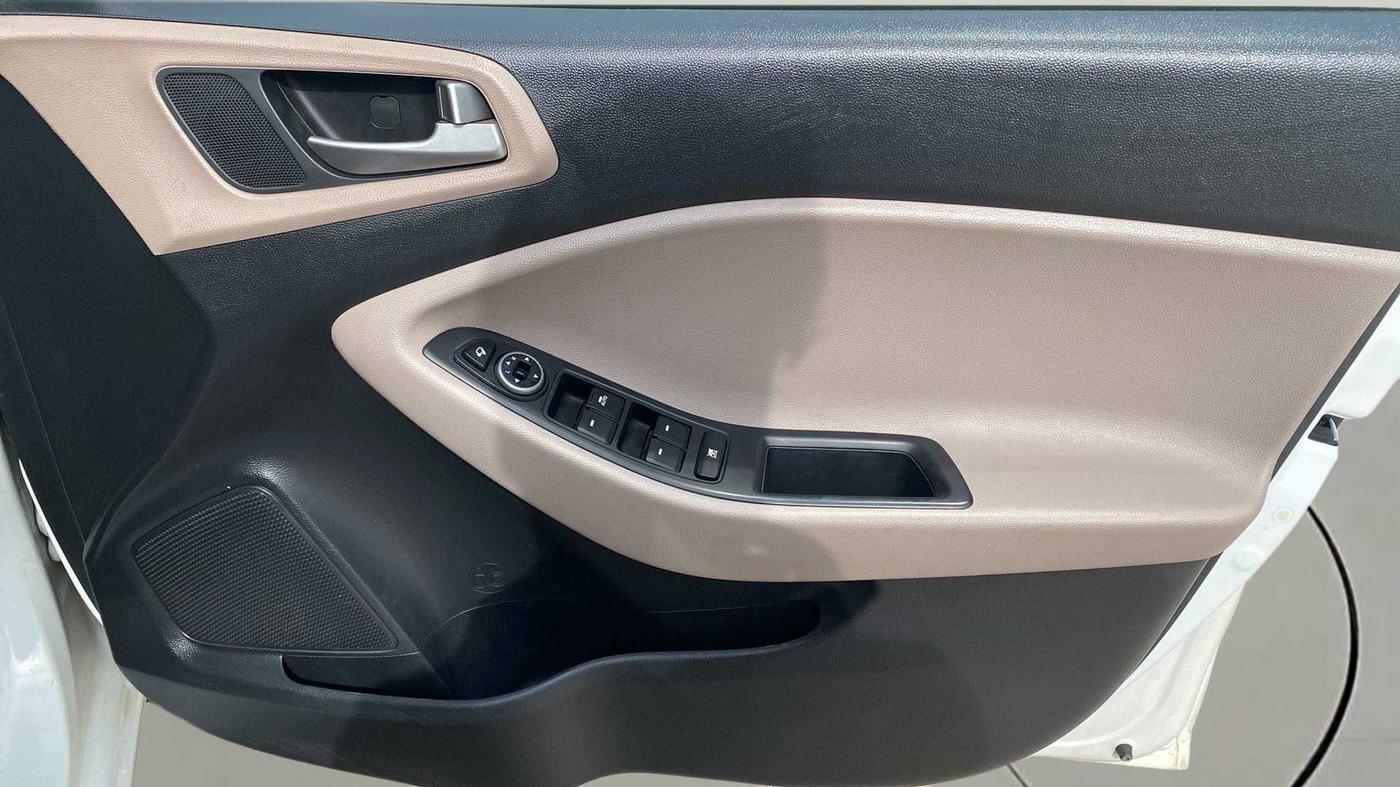 2019 Hyundai Elite i20 ASTA 1.2 (O), Petrol, Manual, 27,420 km, Driver Side Door Panels Control