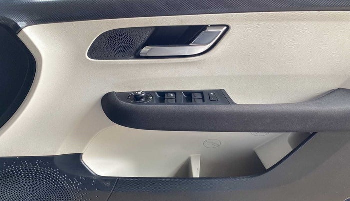 2023 Tata ALTROZ XZ PLUS DIESEL, Diesel, Manual, 38,220 km, Driver Side Door Panels Control