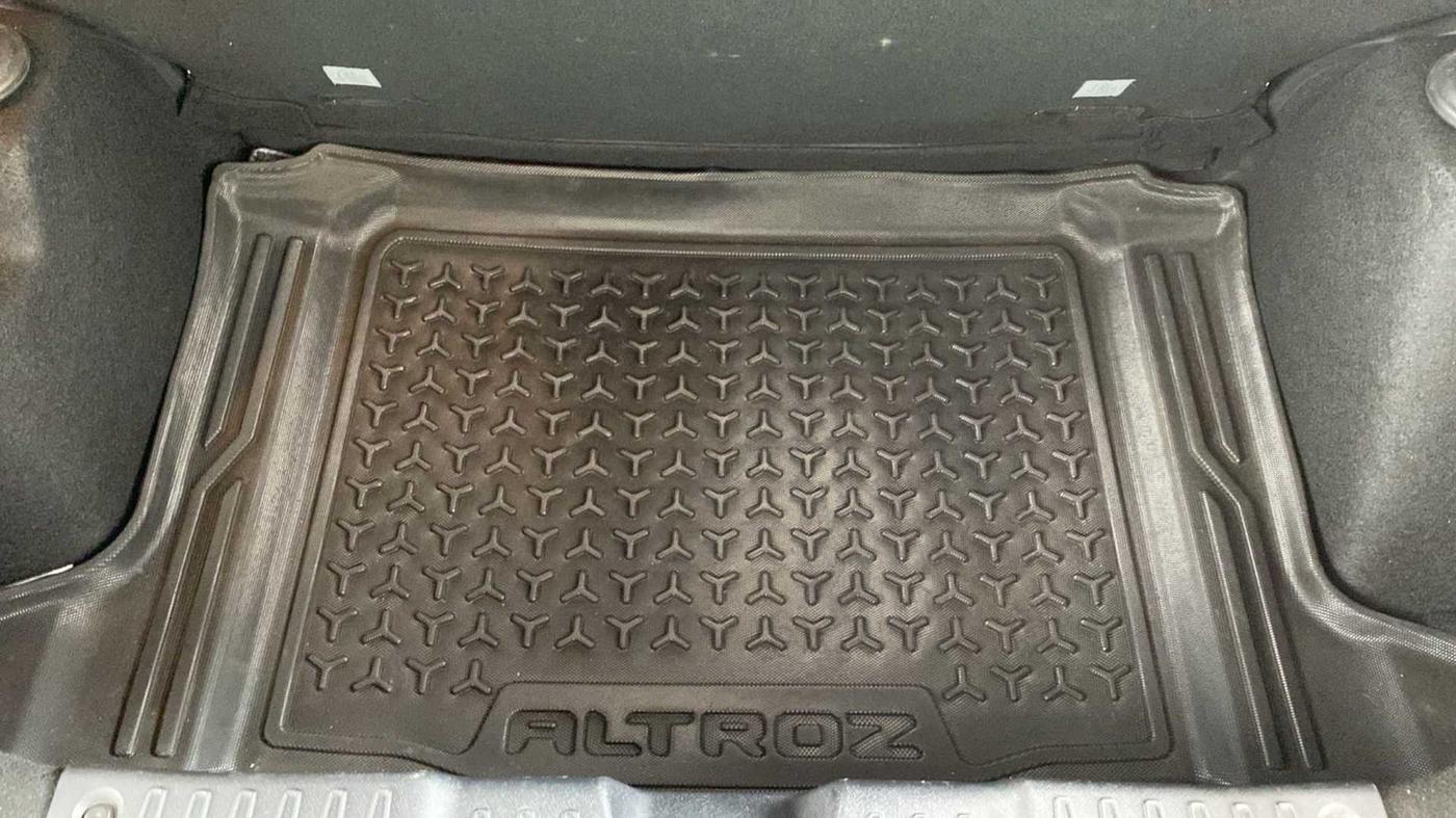 2023 Tata ALTROZ XZ PLUS DIESEL, Diesel, Manual, 38,220 km, Boot Inside