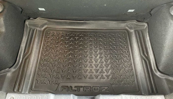 2023 Tata ALTROZ XZ PLUS DIESEL, Diesel, Manual, 38,220 km, Boot Inside