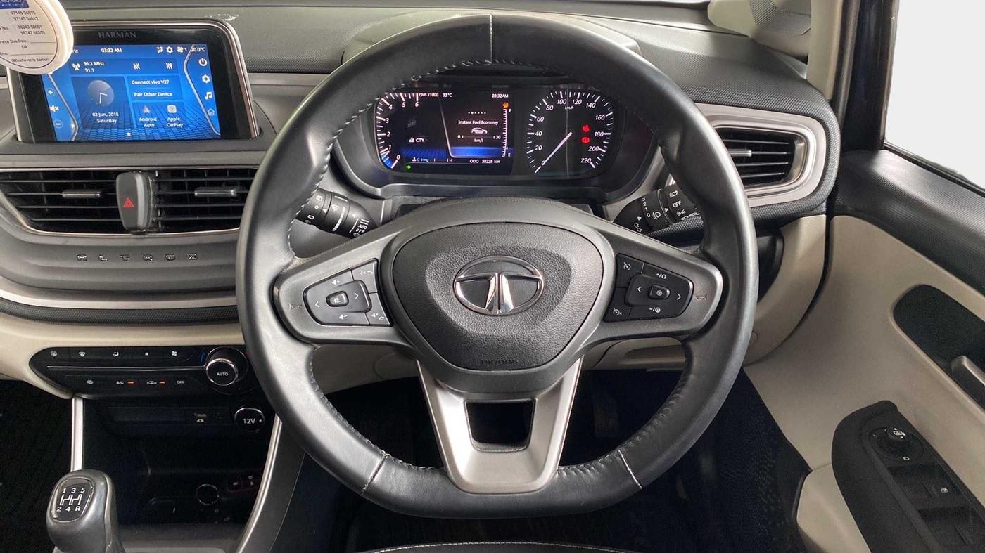 2023 Tata ALTROZ XZ PLUS DIESEL, Diesel, Manual, 38,220 km, Steering Wheel Close Up