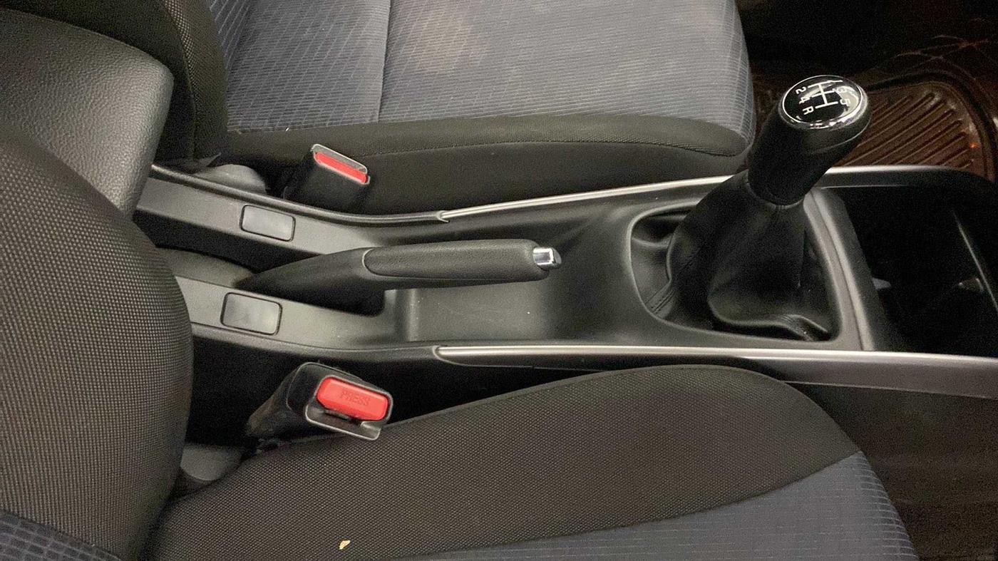 2021 Maruti Baleno ZETA PETROL 1.2, Petrol, Manual, 39,875 km, Gear Lever