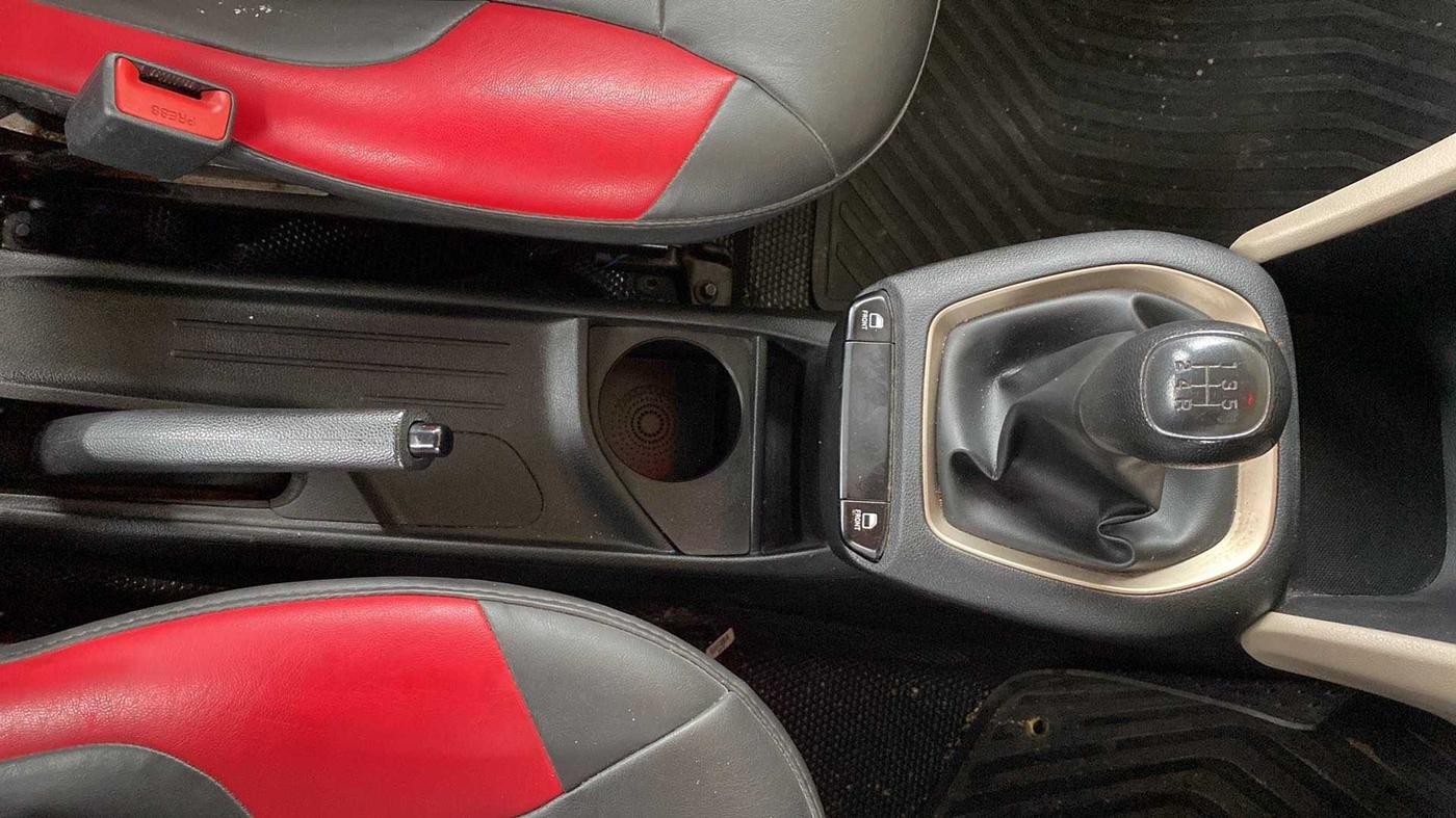 2019 Hyundai NEW SANTRO ERA, Petrol, Manual, 61,819 km, Gear Lever