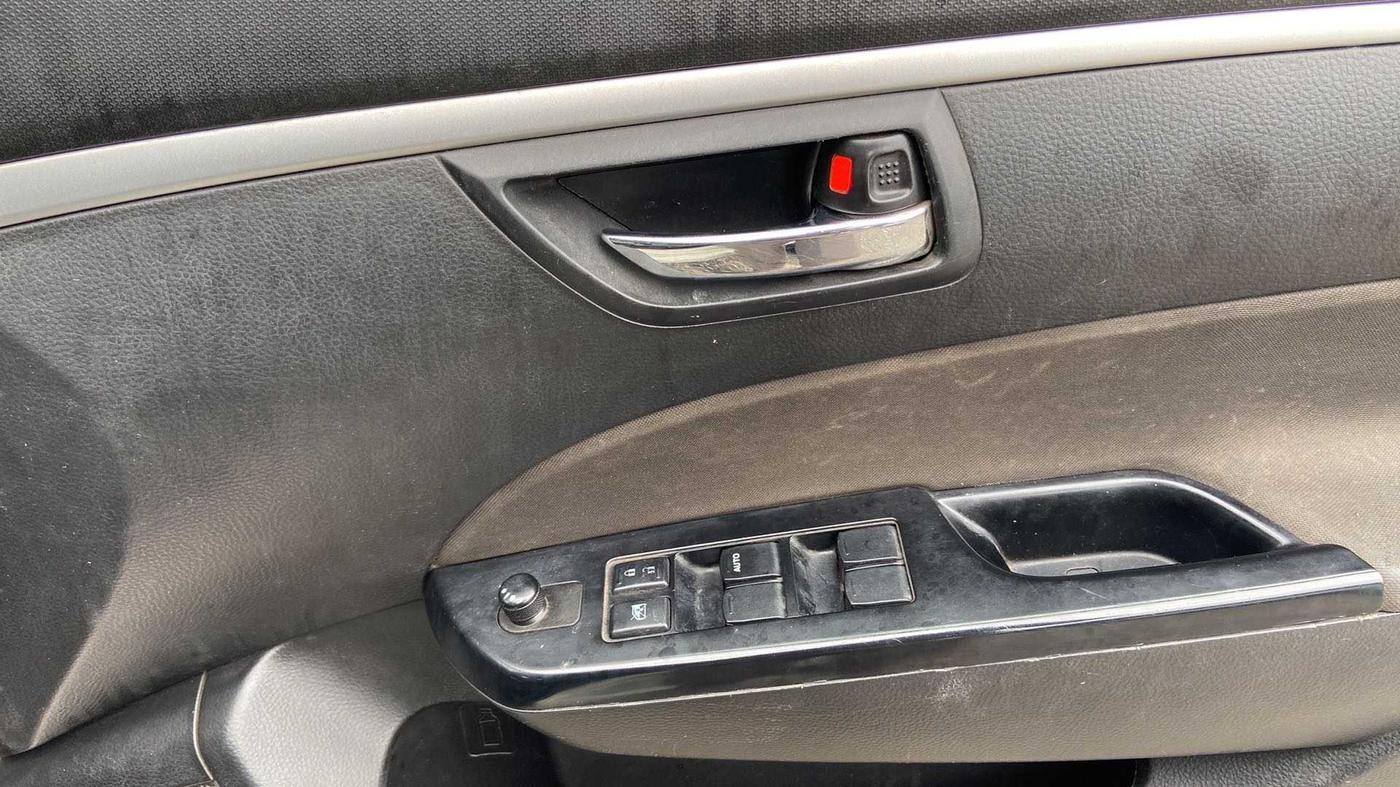2014 Maruti Swift ZDI, Diesel, Manual, 90,245 km, Driver Side Door Panels Control