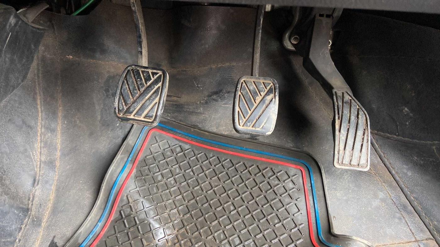 2014 Maruti Swift ZDI, Diesel, Manual, 90,245 km, Pedals