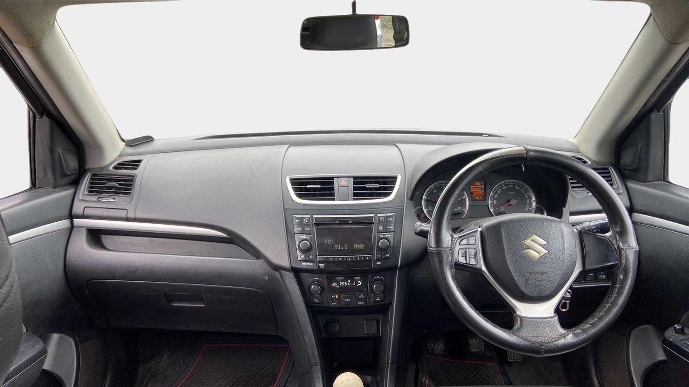 2014 Maruti Swift ZDI, Diesel, Manual, 90,245 km, Dashboard