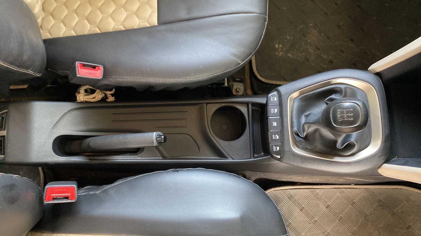 2019 Hyundai NEW SANTRO MAGNA, Petrol, Manual, 12,463 km, Gear Lever