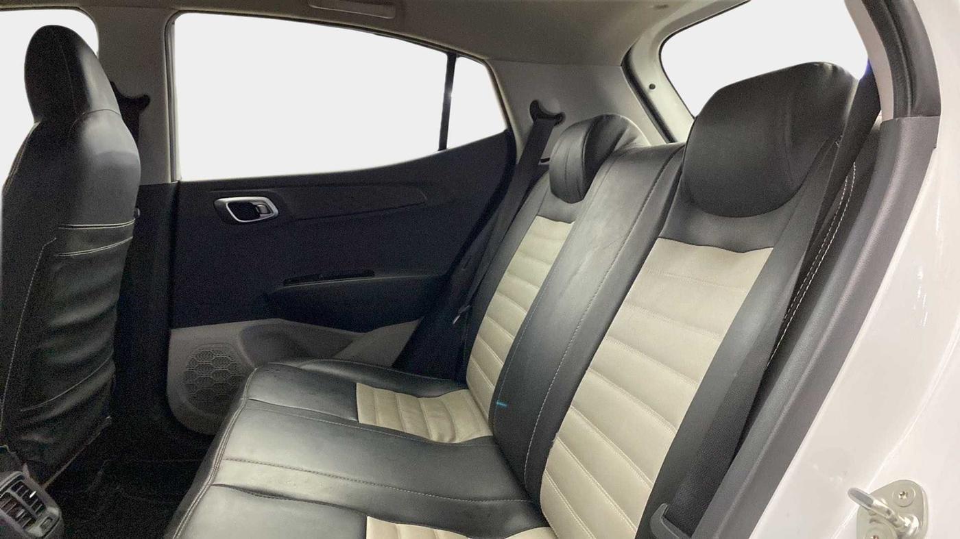 2022 Hyundai GRAND I10 NIOS SPORTZ 1.2 KAPPA VTVT, Petrol, Manual, 15,665 km, Right Side Rear Door Cabin