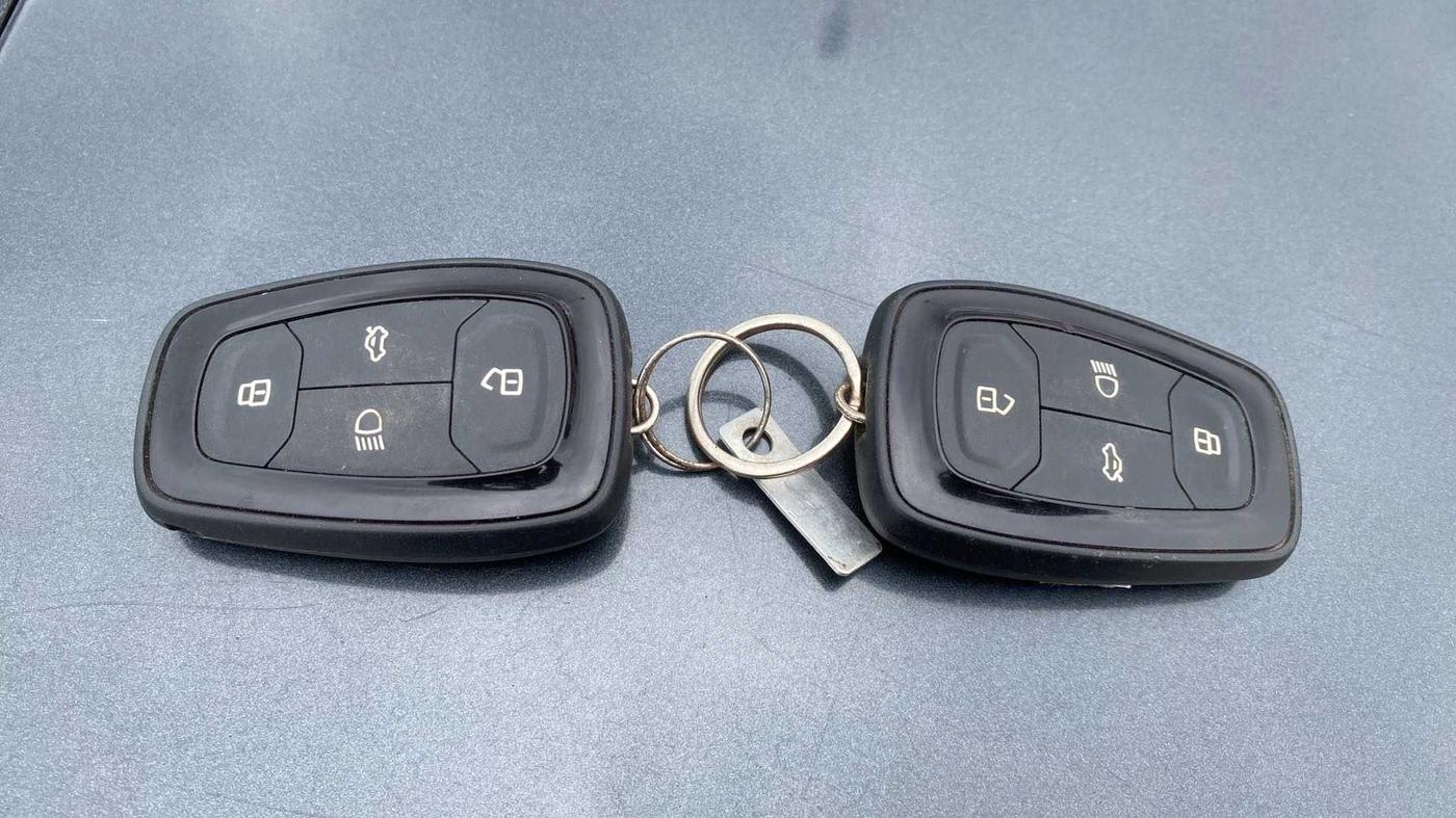 2018 Tata NEXON XZ PLUS PETROL, Petrol, Manual, 28,088 km, Key Close Up