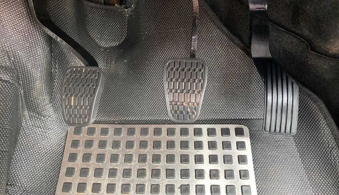 2018 Tata NEXON XZ PLUS PETROL, Petrol, Manual, 28,088 km, Pedals