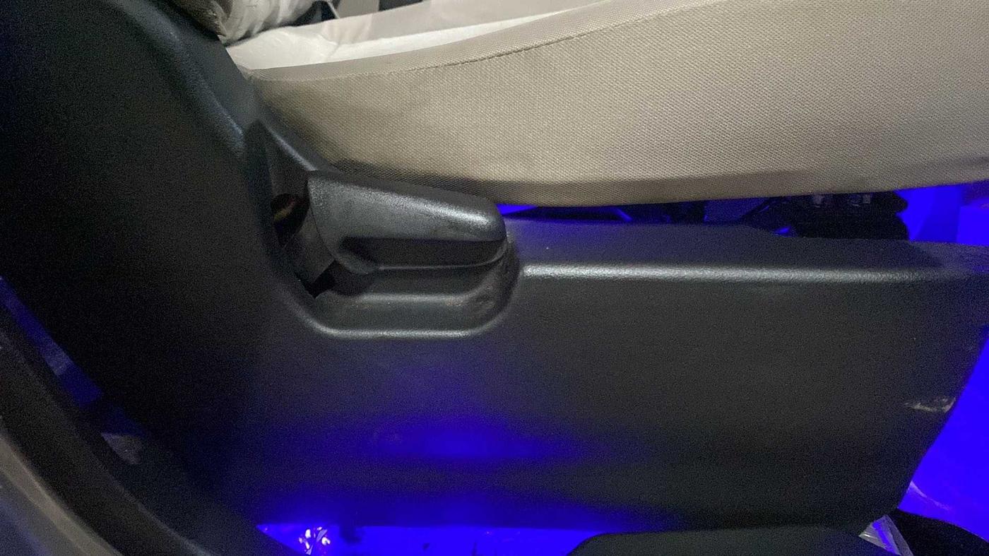 2014 Maruti Wagon R 1.0 VXI, Petrol, Manual, 43,024 km, Driver Side Adjustment Panel