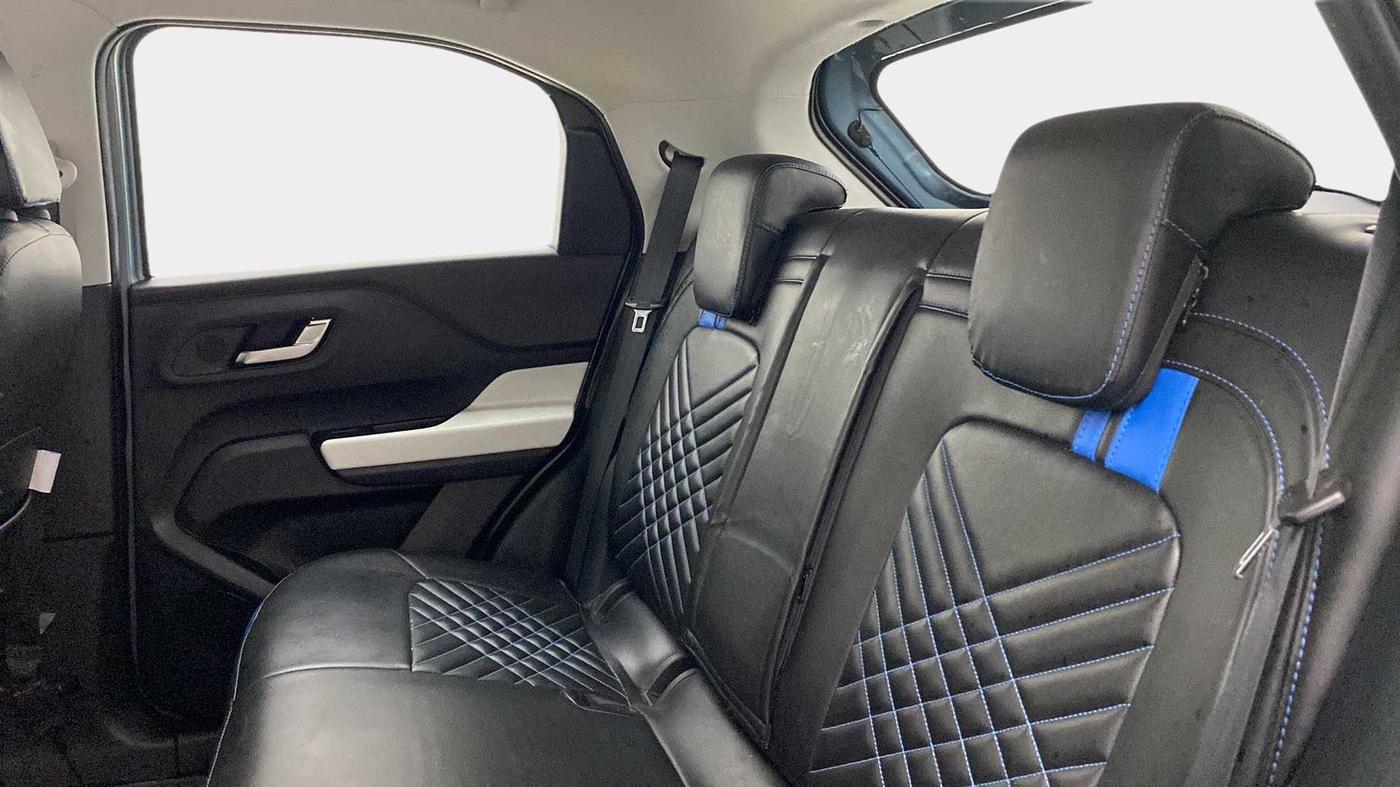 2022 Tata PUNCH CREATIVE  1.2 RTN DUAL TONE, Petrol, Manual, 20,354 km, Right Side Rear Door Cabin