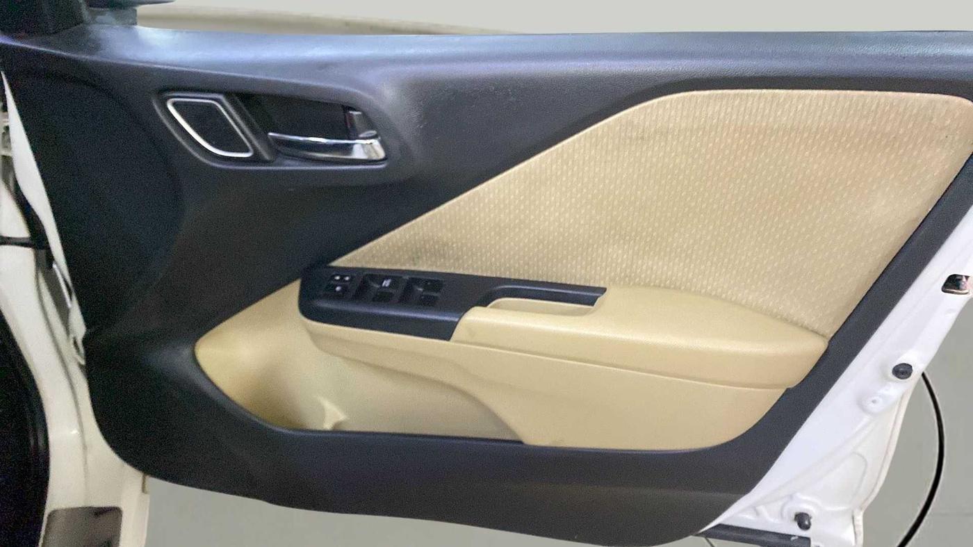 2017 Honda City 1.5L I-VTE V CVT, Petrol, Automatic, 33,140 km, Driver Side Door Panels Control