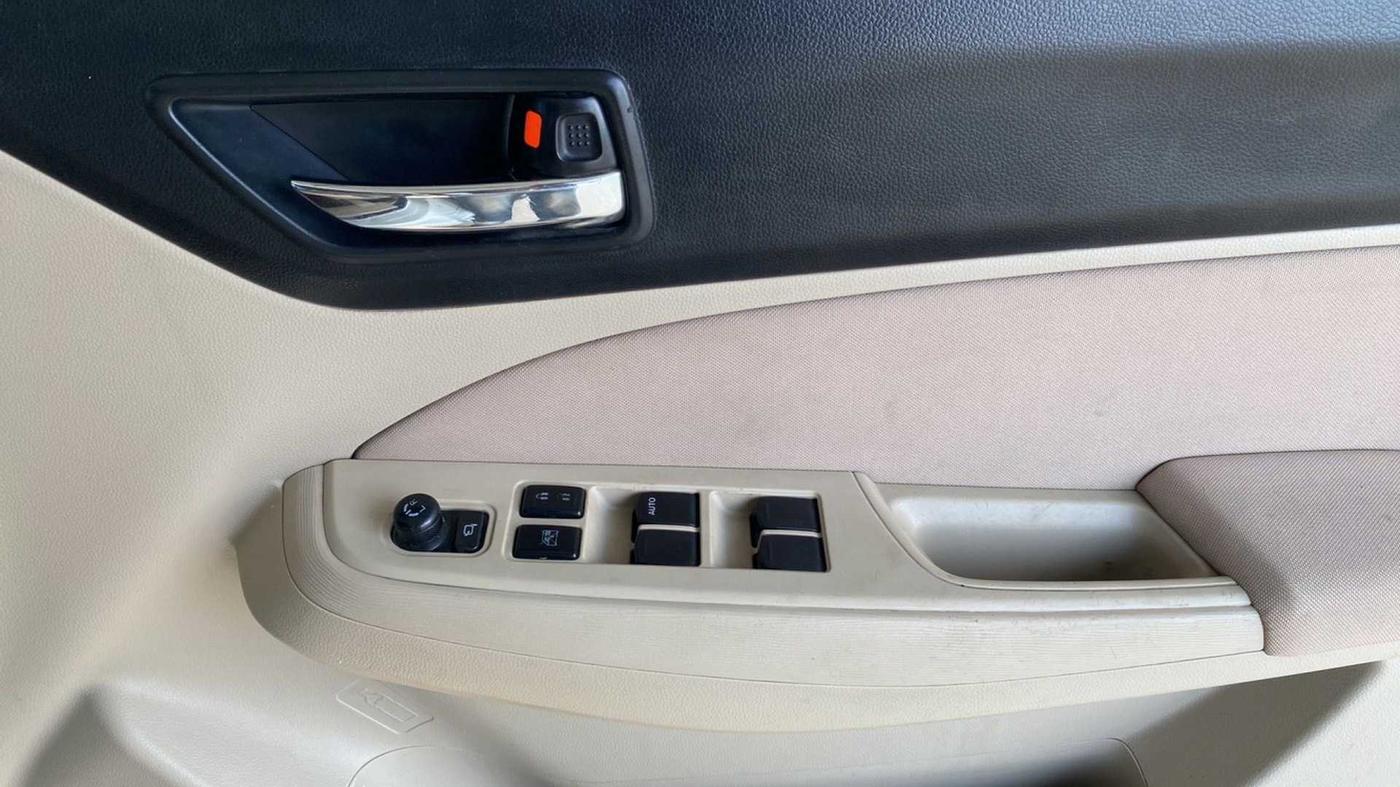 2020 Maruti Dzire VXI, Petrol, Manual, 66,365 km, Driver Side Door Panels Control