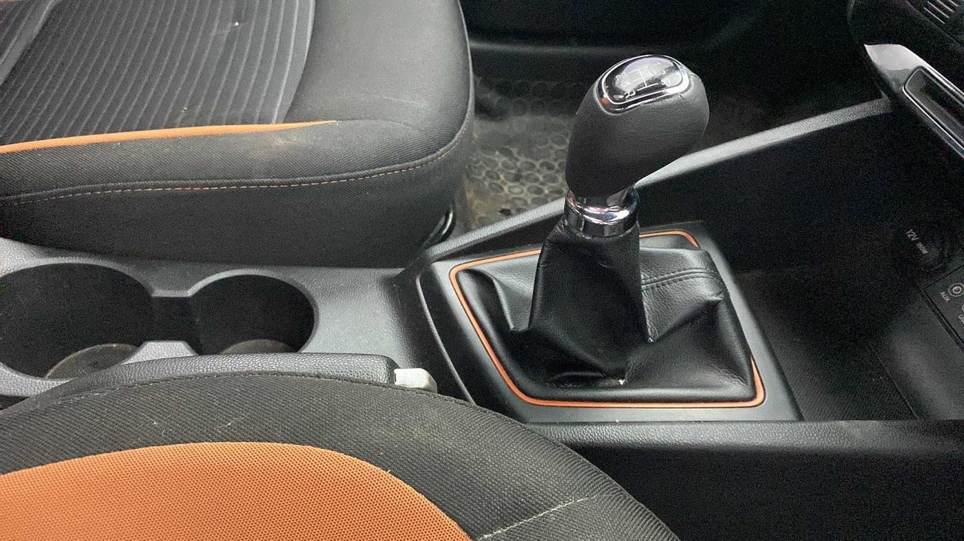 2015 Hyundai i20 Active 1.2 SX, Petrol, Manual, 59,494 km, Gear Lever