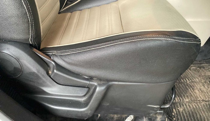 2020 Maruti New Wagon-R LXI CNG 1.0, CNG, Manual, 29,795 km, Driver Side Adjustment Panel